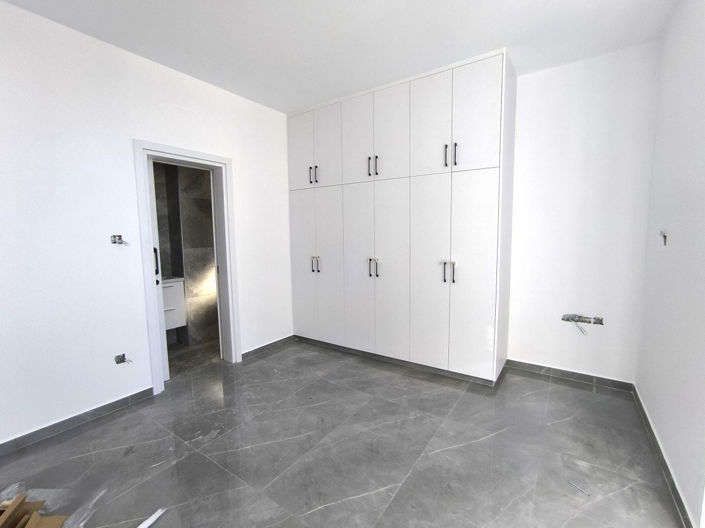 Image No.13-3 Bed Property for sale