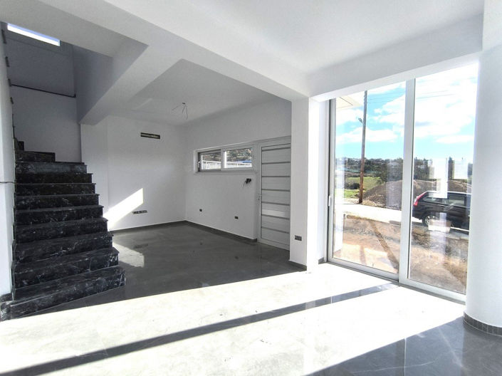 Image No.4-3 Bed Property for sale