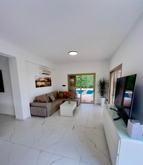Image No.3-3 Bed Villa for sale