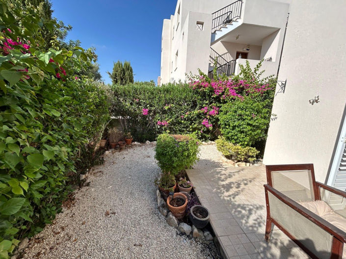 Image No.12-2 Bed Property for sale