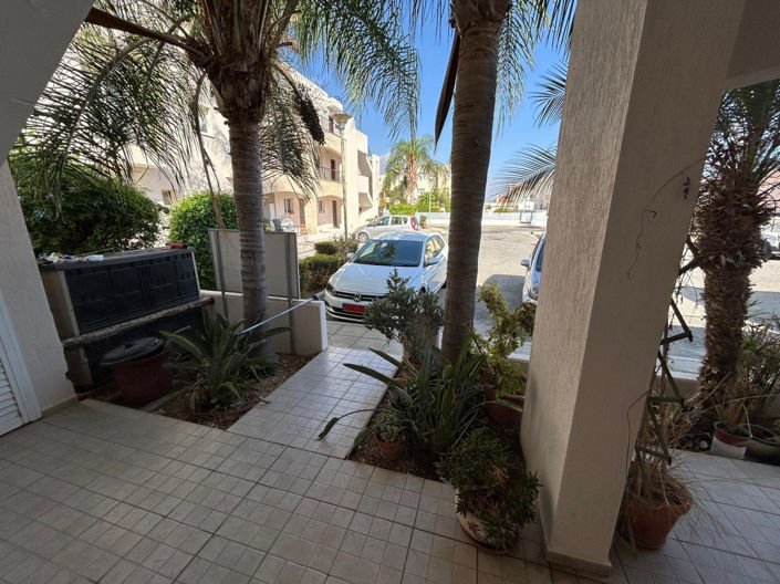 Image No.2-2 Bed Property for sale