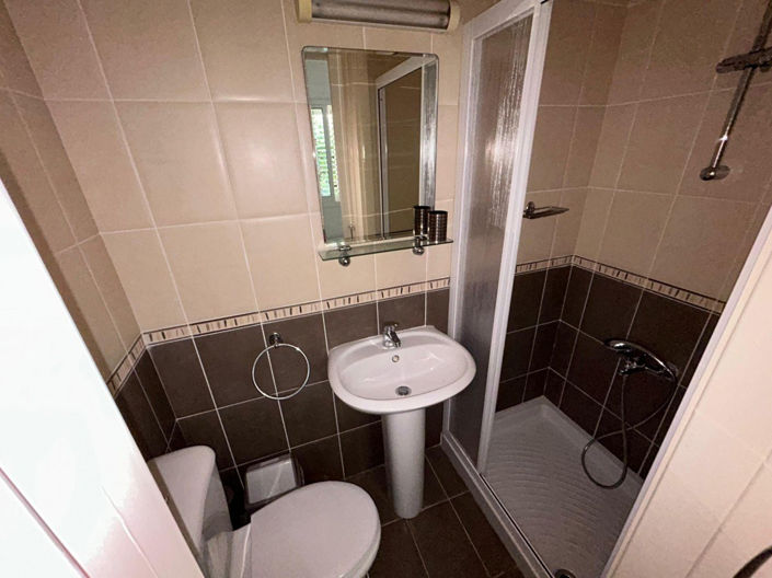 Image No.9-2 Bed Property for sale