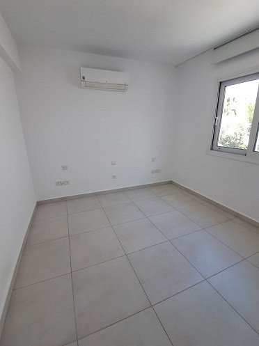 Image No.25-2 Bed Townhouse for sale