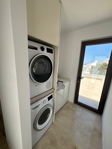 Image No.17-3 Bed Villa for sale