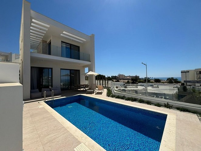 Image No.2-3 Bed Villa for sale