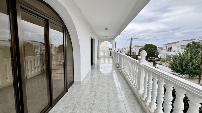 Image No.15-6 Bed House for sale