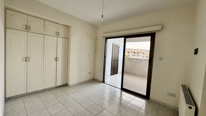 Image No.16-6 Bed House for sale