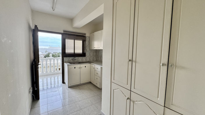 Image No.20-6 Bed House for sale