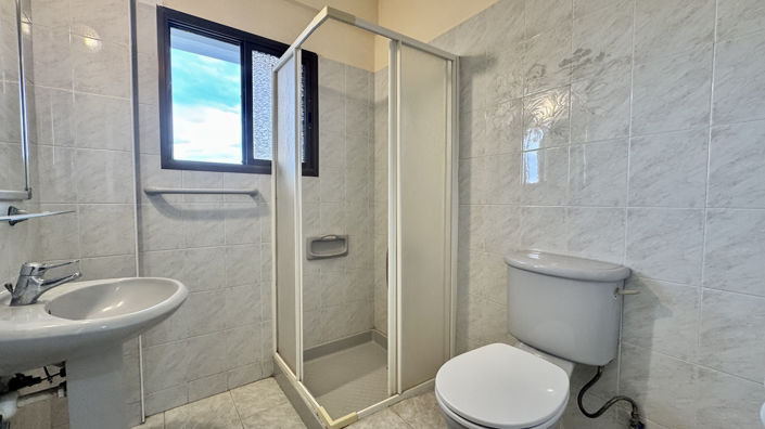 Image No.29-6 Bed House for sale