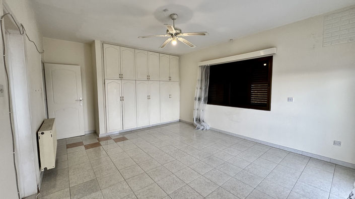 Image No.30-6 Bed House for sale