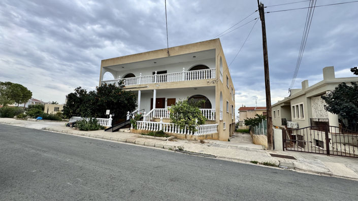 Image No.42-6 Bed House for sale