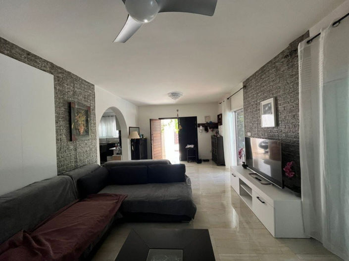 Image No.3-4 Bed Villa for sale