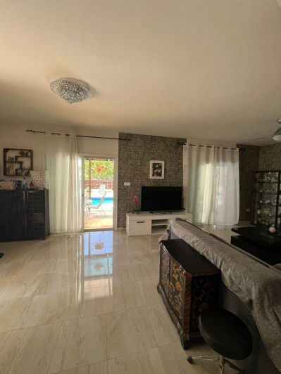 Image No.8-4 Bed Villa for sale