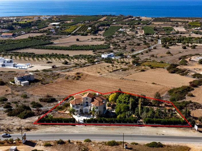 Image No.2-6 Bed Villa for sale