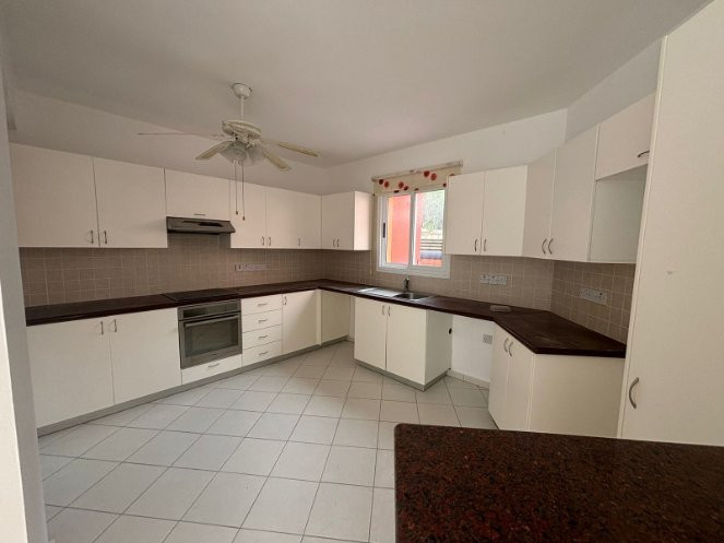 Image No.12-3 Bed Townhouse for sale