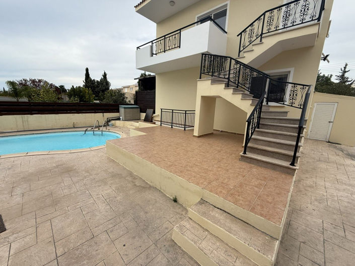 Image No.20-2 Bed Apartment for sale