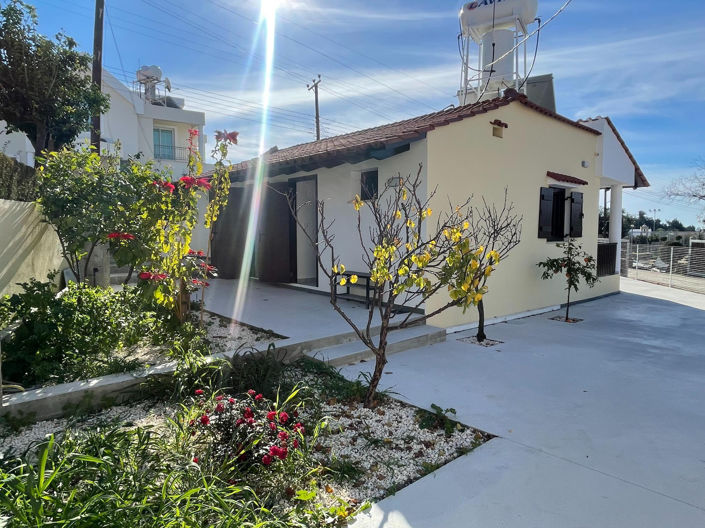 Image No.2-1 Bed Bungalow for sale