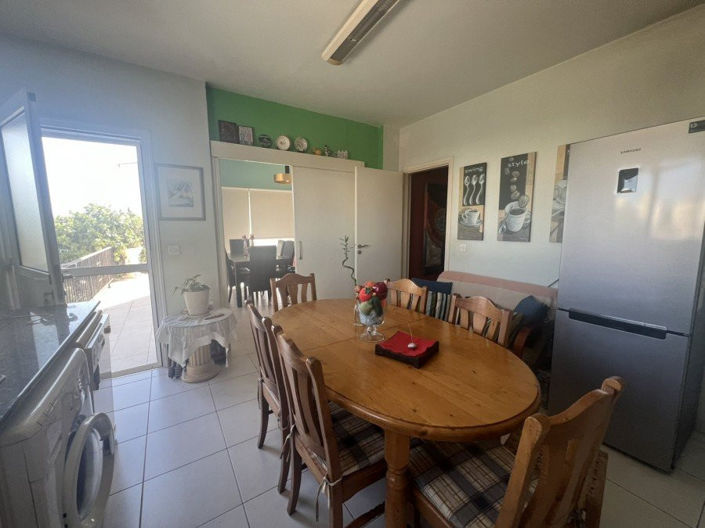 Image No.8-3 Bed Property for sale