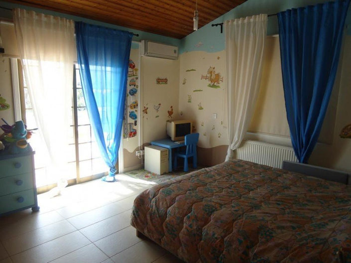 Image No.8-5 Bed House for sale