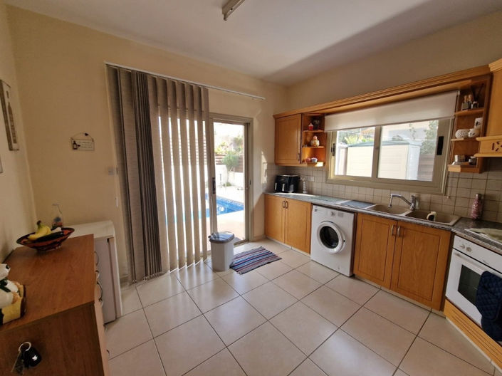 Image No.3-Maison de 3 chambres à vendre à Kissonerga