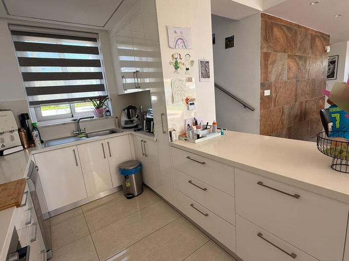 Image No.8-4 Bed Villa for sale