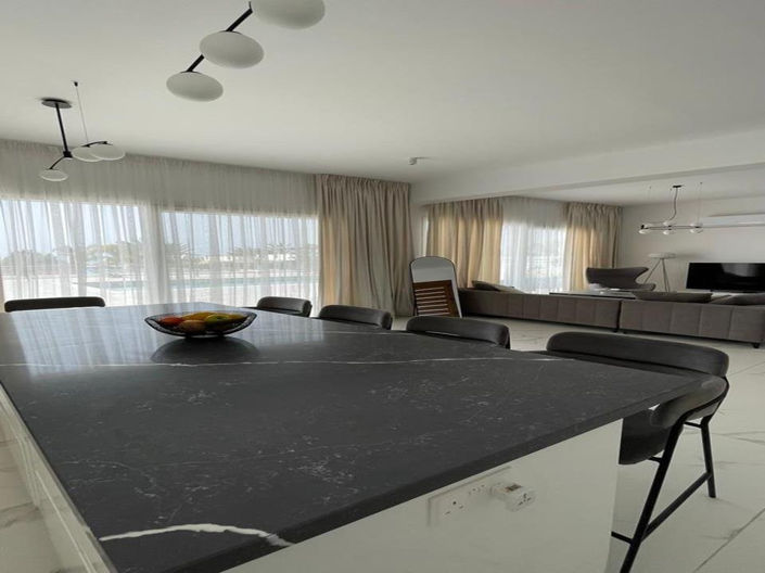 Image No.10-3 Bed Villa for sale