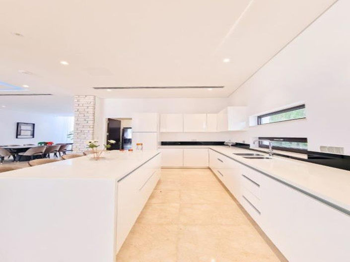 Image No.9-6 Bed Villa for sale