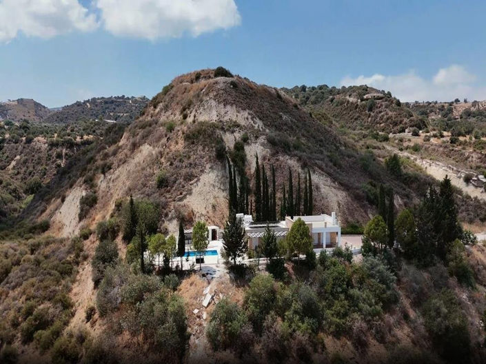 Image No.3-5 Bed Villa for sale