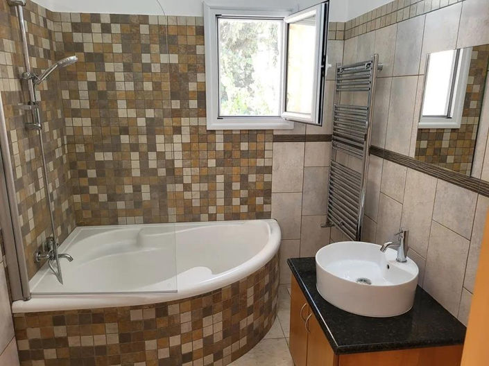 Image No.9-5 Bed Villa for sale