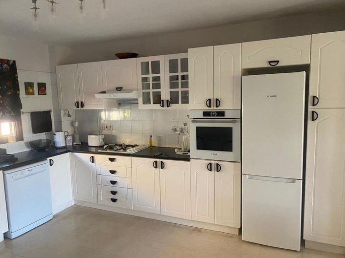 Image No.10-4 Bed Townhouse for sale