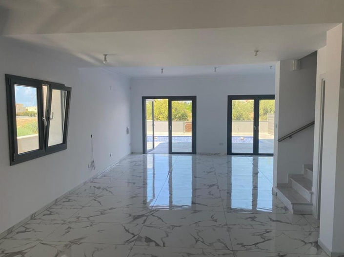 Image No.6-3 Bed Villa for sale