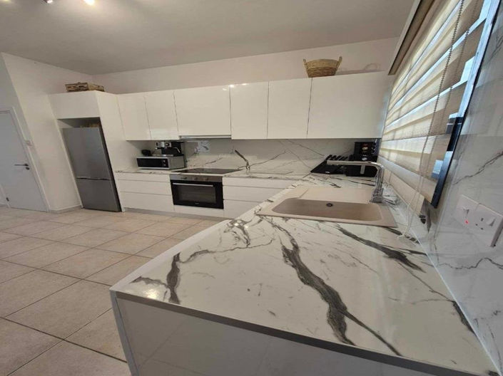 Image No.4-2 Bed Townhouse for sale