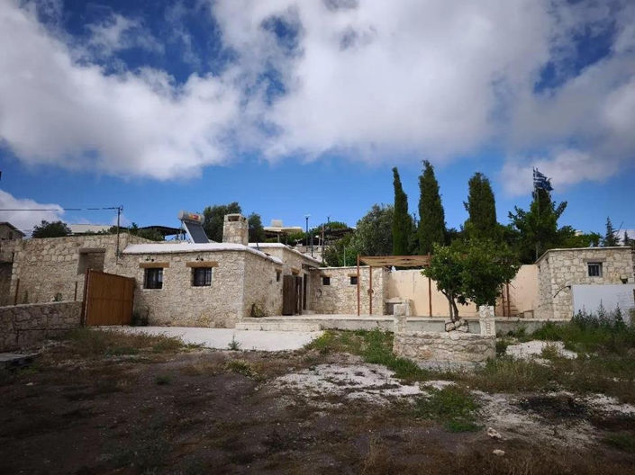 Image No.3-Villa de 4 chambres à vendre à Ineia