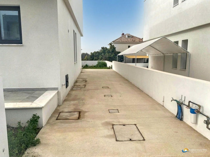 Image No.17-3 Bed Villa for sale