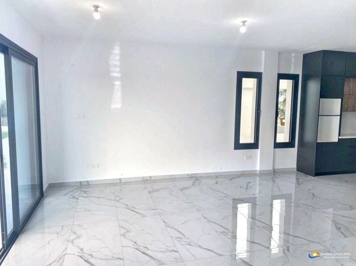 Image No.7-3 Bed Villa for sale