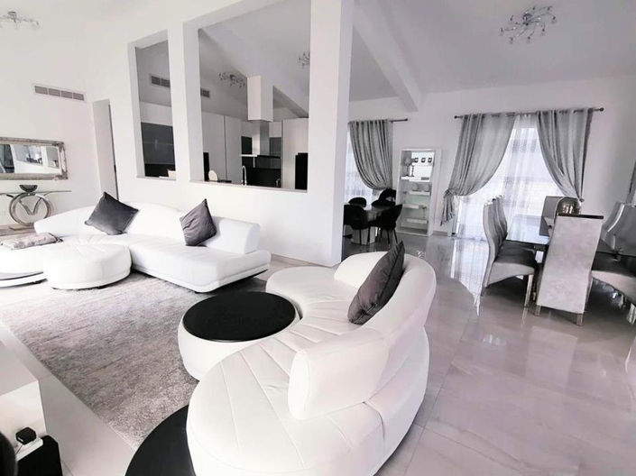 Image No.3-Villa de 4 chambres à vendre à Sea Caves