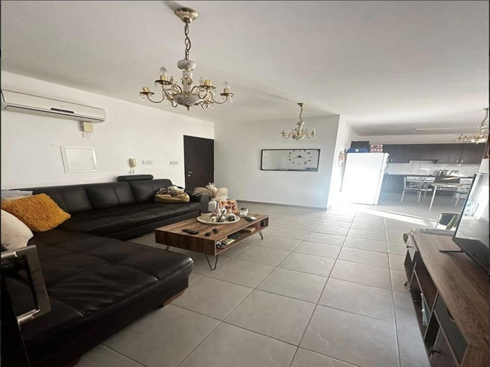 Image No.2-Appartement de 2 chambres à vendre à Ypsonas