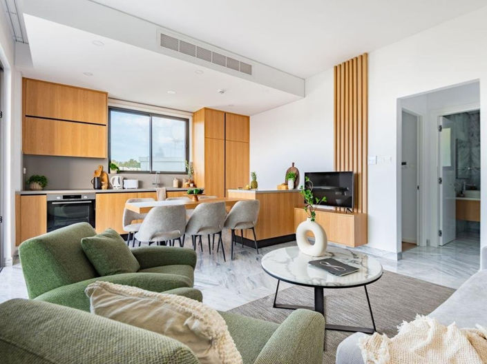 Image No.6-12 Bed Property for sale