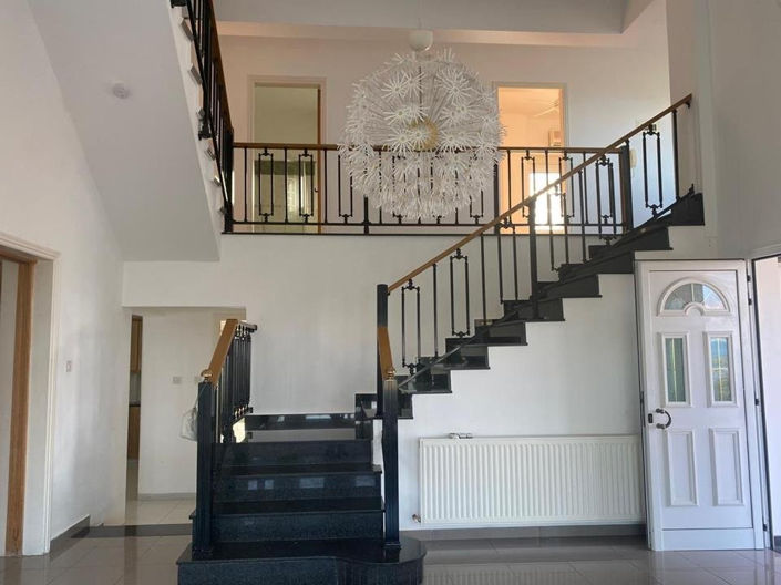 Image No.5-Villa de 5 chambres à vendre à Kissonerga