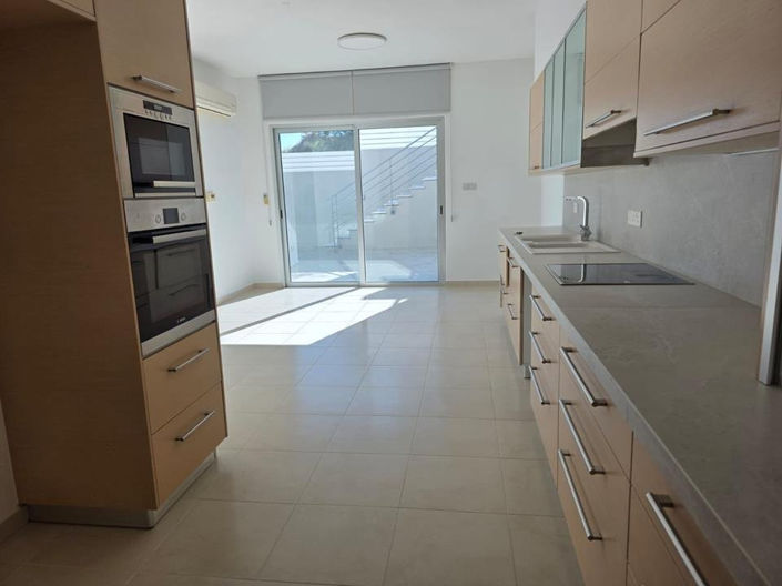 Image No.9-Villa de 4 chambres à vendre à Germasogeia