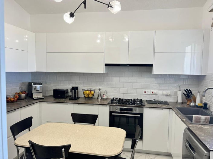 Image No.10-3 Bed Villa for sale