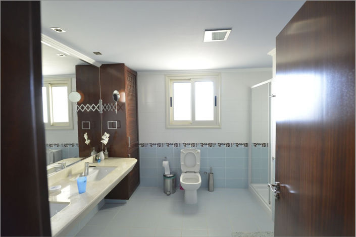 Image No.9-8 Bed Villa for sale