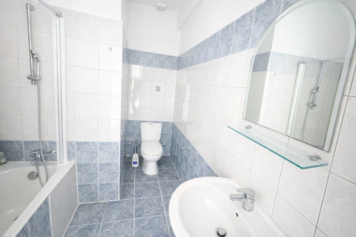 Image No.12-2 Bed Townhouse for sale