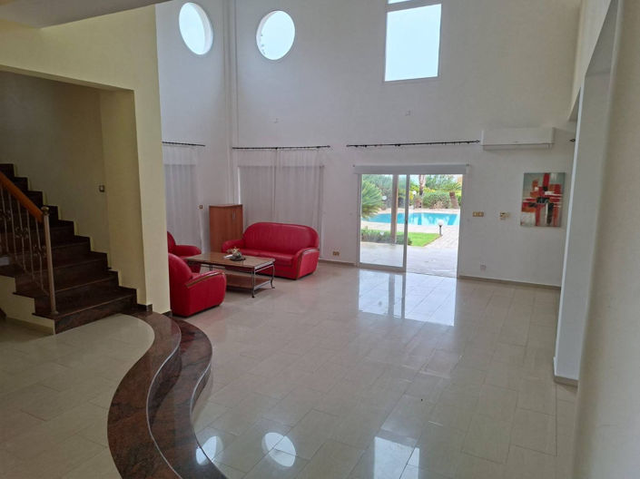 Image No.4-4 Bed Villa for sale