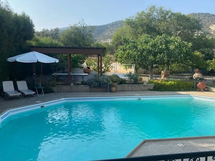 Image No.2-Villa de 3 chambres à vendre à Apesia