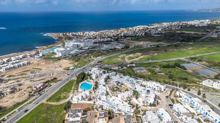 Image No.2-2 Bed Townhouse for sale