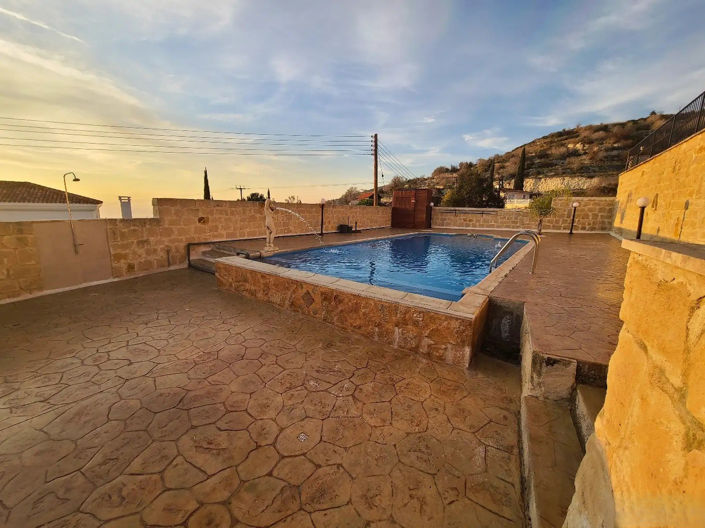 Image No.12-4 Bed Villa for sale