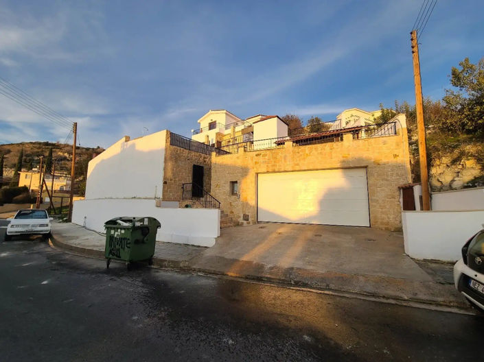 Image No.2-4 Bed Villa for sale