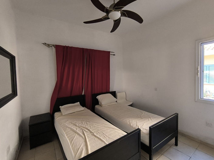 Image No.12-3 Bed Property for sale