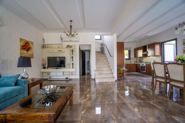 Image No.8-3 Bed Villa for sale